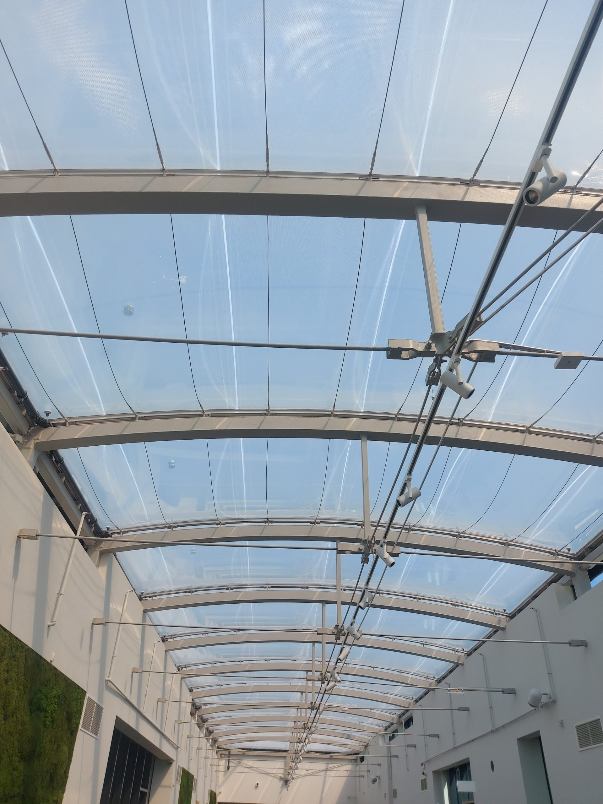Roof made of ETFE